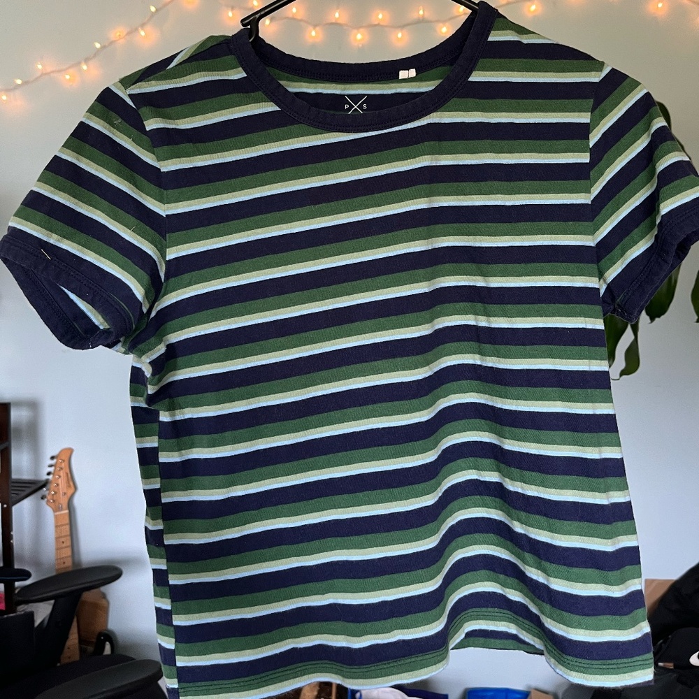 PacSun Cropped Tee